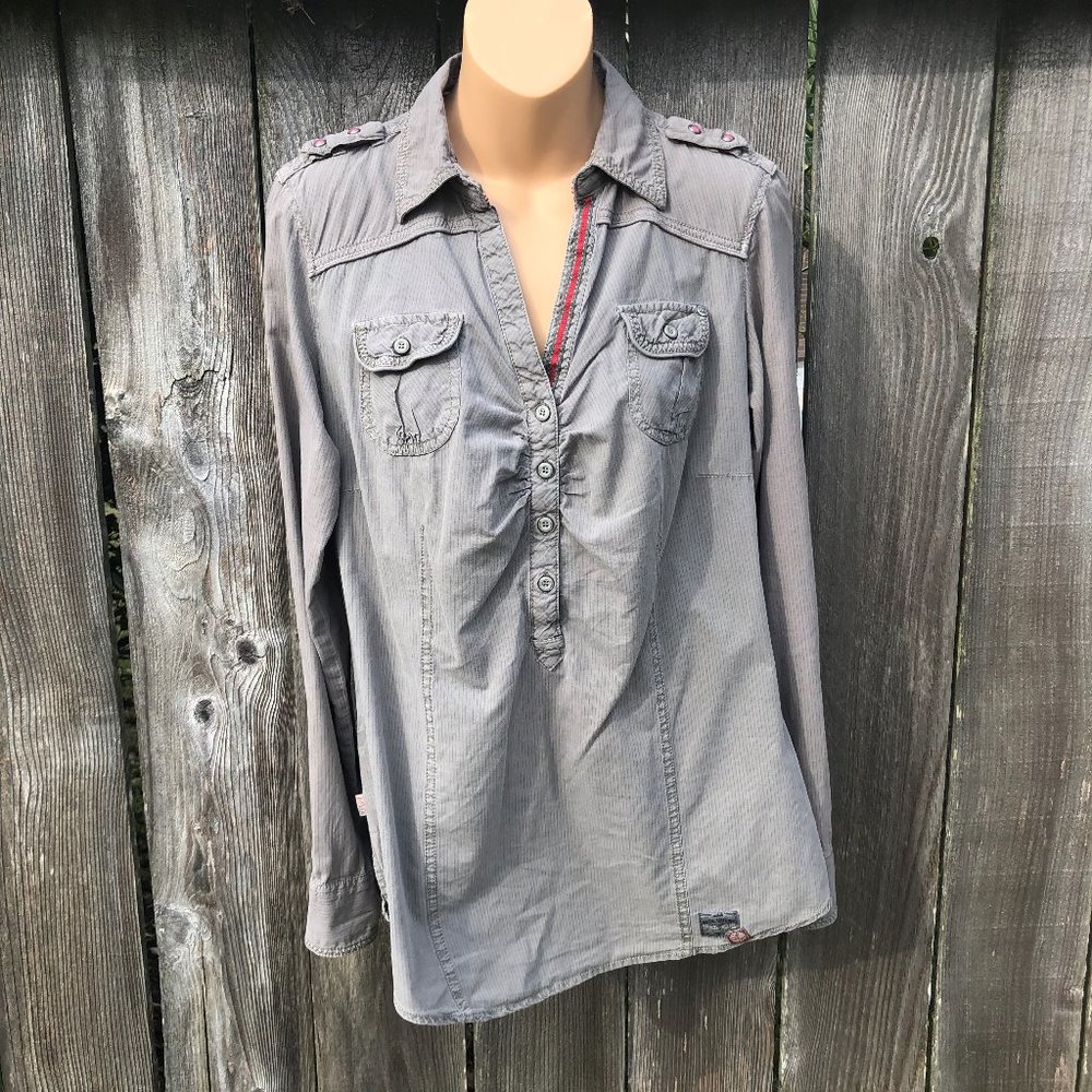Soccx Woman Pullover V-Neck Top Gray Pinstripe